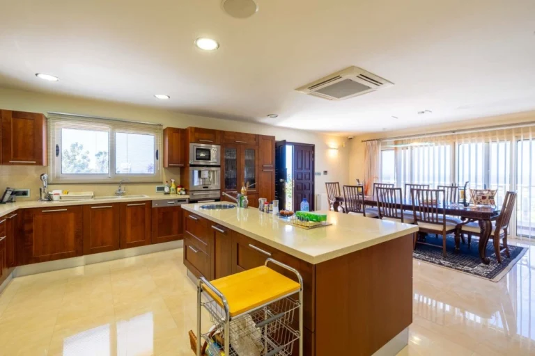 5 Bedroom House for Sale in Sea Caves