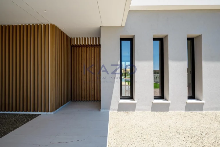 5 Bedroom House for Sale in Agios Tychonas, Limassol District