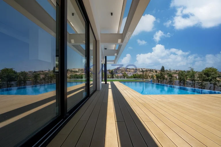 5 Bedroom House for Sale in Agios Tychonas, Limassol District