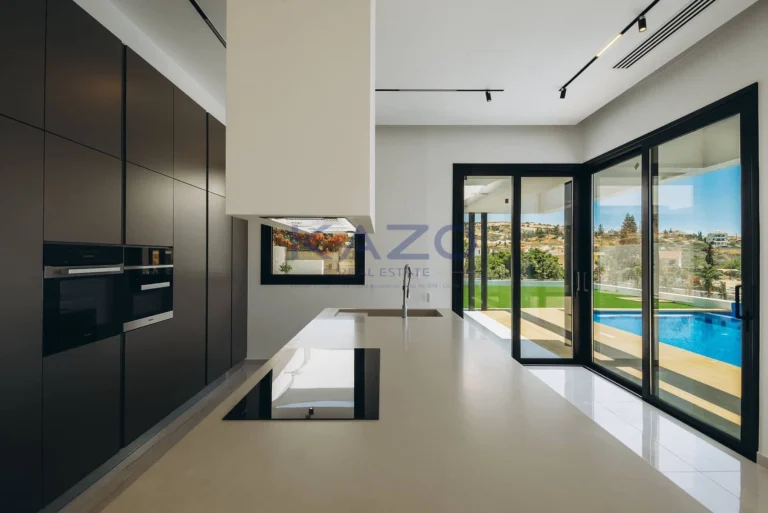 5 Bedroom House for Sale in Agios Tychonas, Limassol District