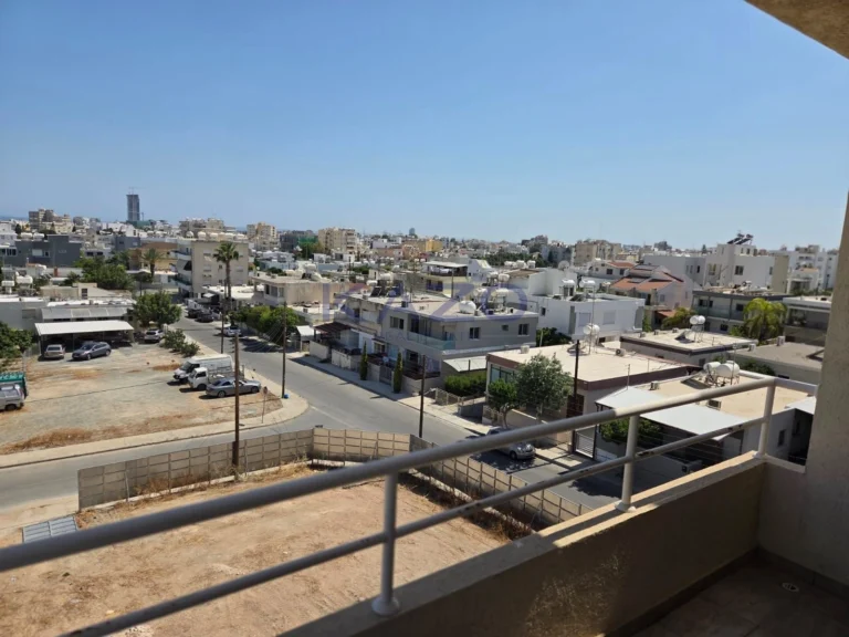 100m² Office for Rent in Limassol District