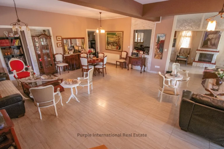 5 Bedroom House for Sale in Pervolia Larnacas