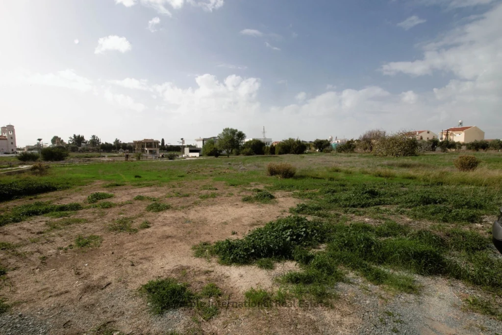 2,007m² Plot for Sale in Dromolaxia, Larnaca District