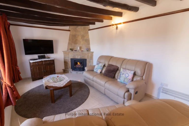2 Bedroom House for Sale in Tochni, Larnaca District