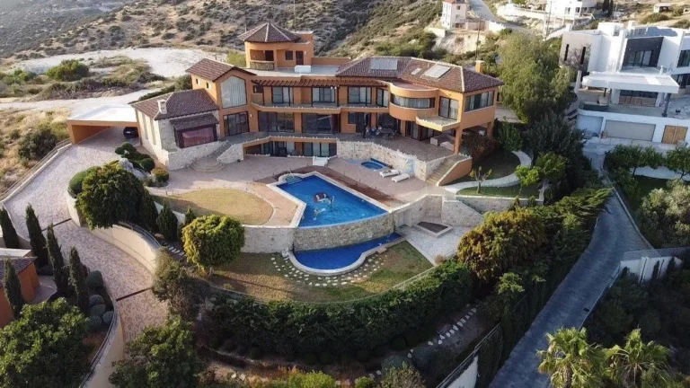 6+ Bedroom House for Sale in Agios Tychonas, Limassol District
