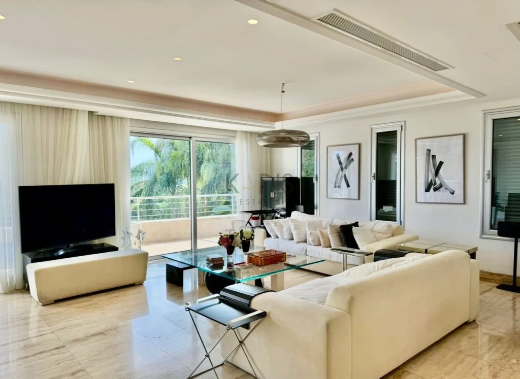 5 Bedroom House for Sale in Agios Tychonas, Limassol District