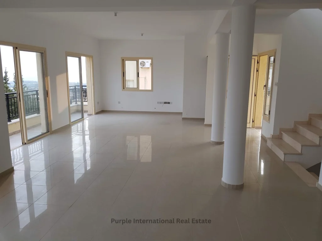 4 Bedroom House for Sale in Peyia, Paphos District