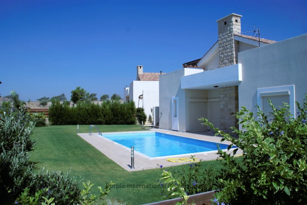 2 Bedroom House for Sale in Monagroulli, Limassol District
