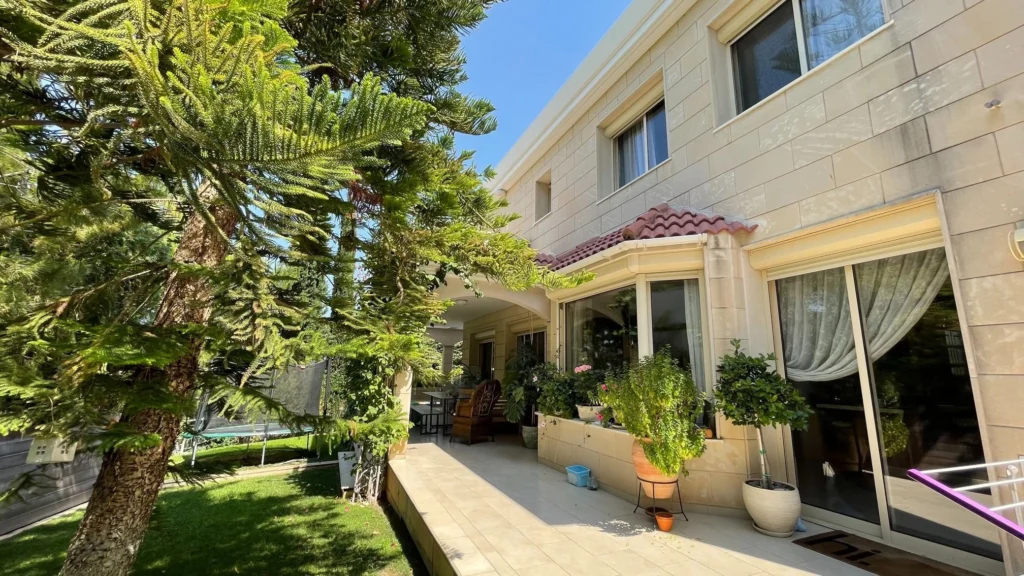 5 Bedroom House for Sale in Agios Tychonas, Limassol District