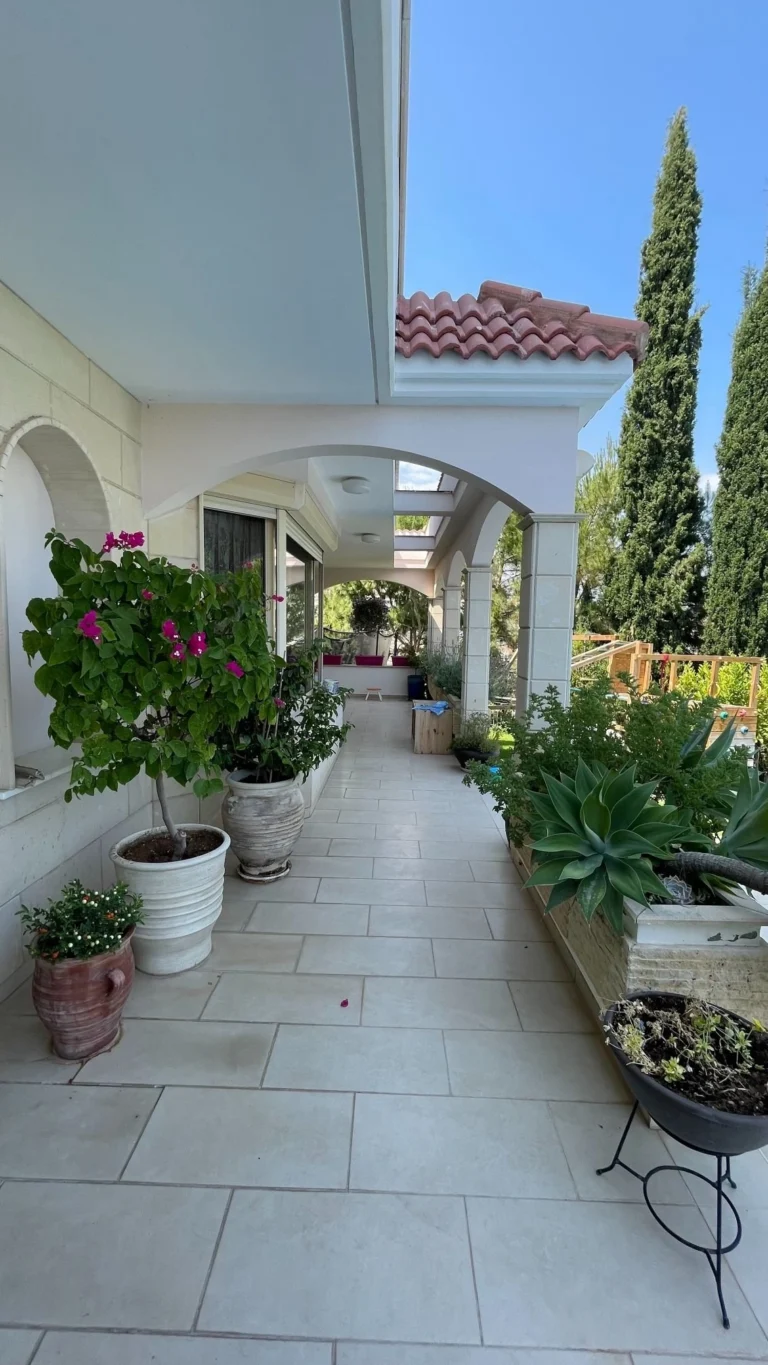5 Bedroom House for Sale in Agios Tychonas, Limassol District