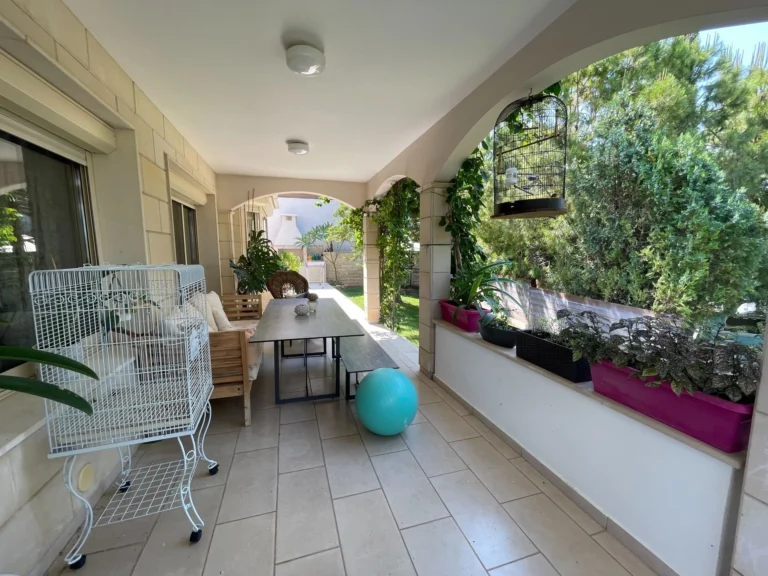 5 Bedroom House for Sale in Agios Tychonas, Limassol District