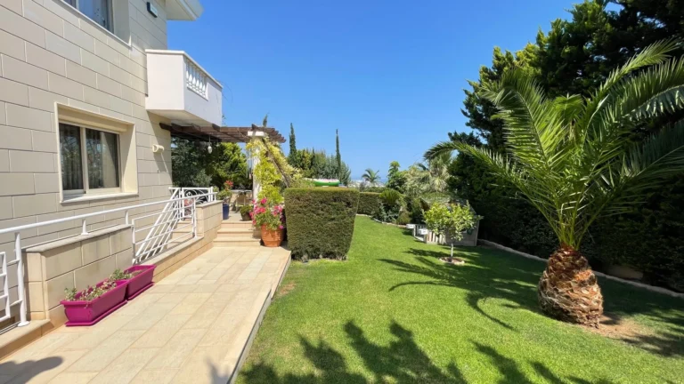5 Bedroom House for Sale in Agios Tychonas, Limassol District