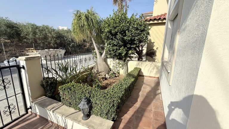 2 Bedroom House for Rent in Mouttagiaka Tourist Area, Limassol District