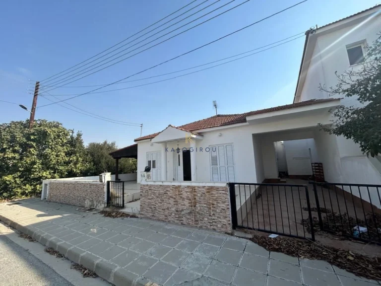 Cheap Houses and Villas for Sale Larnaca up to 300000 euro