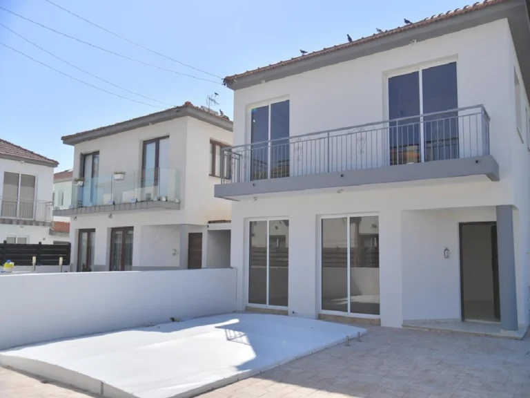 Cheap Houses and Villas for Sale Larnaca up to 300000 euro