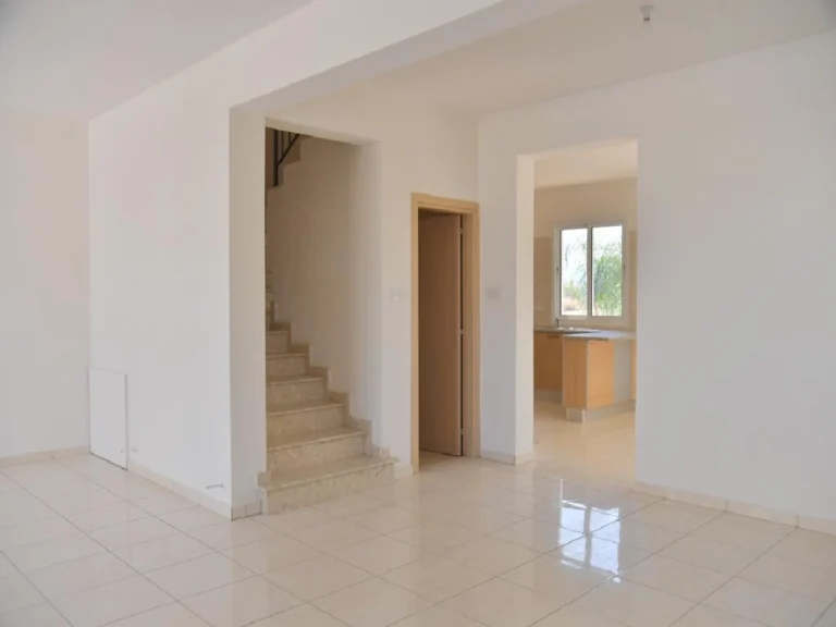 Cheap Houses and Villas for Sale Larnaca up to 300000 euro