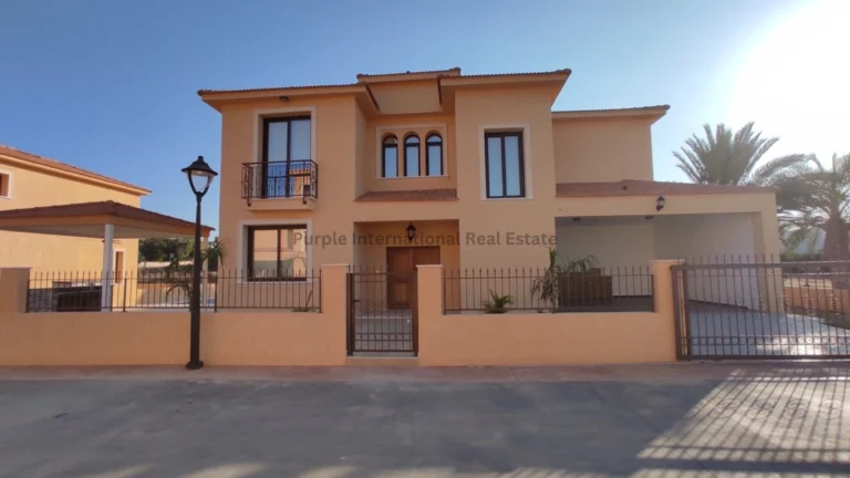 4 Bedroom House for Sale in Chlorakas, Paphos District