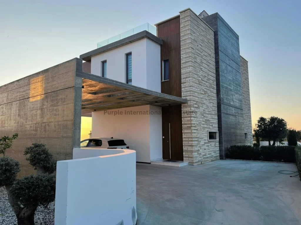 4 Bedroom House for Sale in Peyia, Paphos District