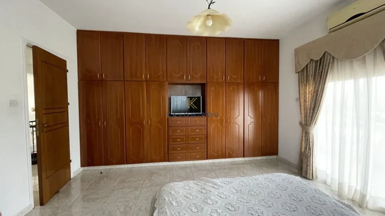 5 Bedroom House for Sale in Anafotida, Larnaca District