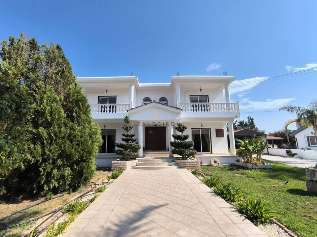 5 Bedroom House for Sale in Anafotida, Larnaca District