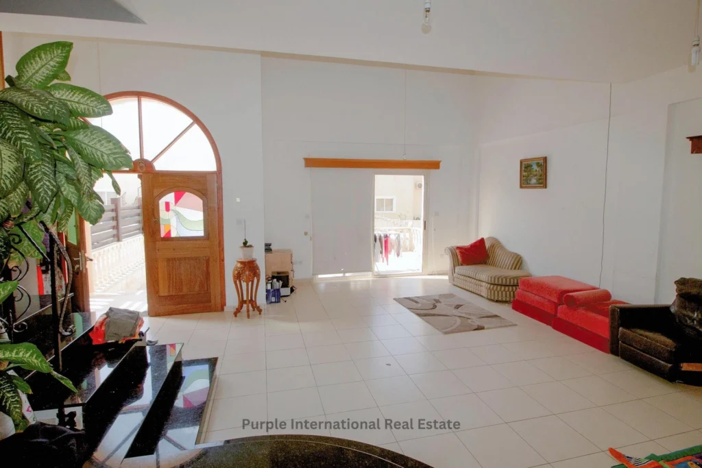 3 Bedroom House for Sale in Paphos – Universal