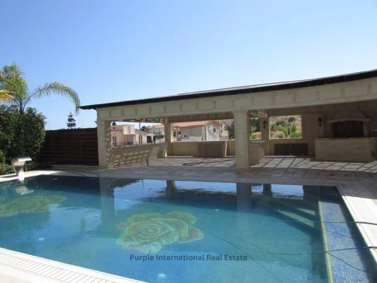 5 Bedroom House for Sale in Agios Tychonas, Limassol District