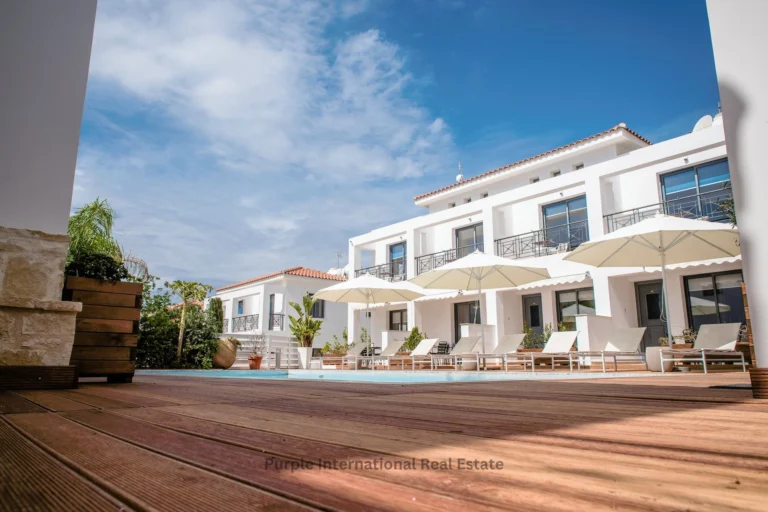 1381m² Building for Sale in Kissonerga, Paphos District