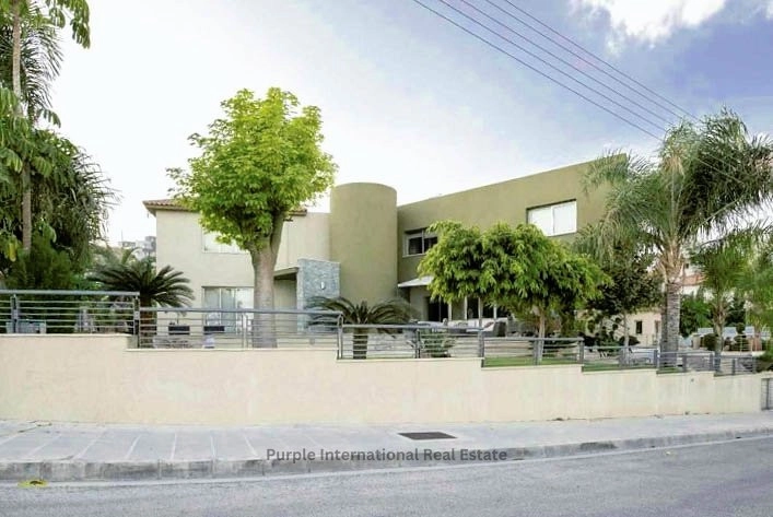 5 Bedroom House for Sale in Limassol – Agios Athanasios