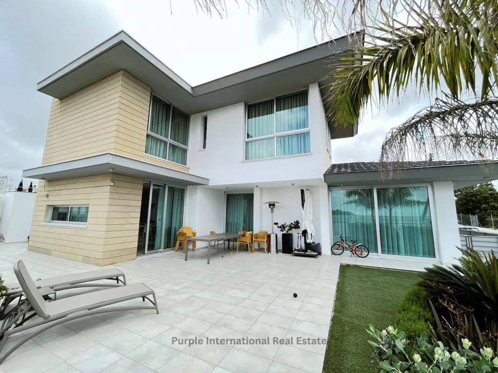 5 Bedroom House for Sale in Paphos – Anavargos