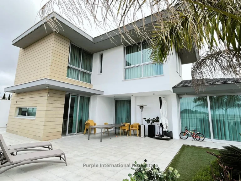5 Bedroom House for Sale in Paphos – Anavargos