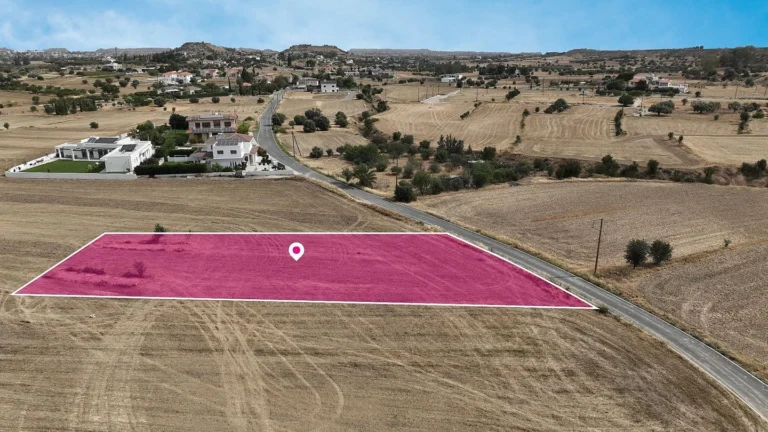 2,198m² Plot for Sale in Pera, Nicosia District