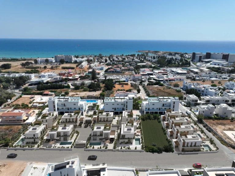 5 Bedroom House for Sale in Famagusta – Agia Napa