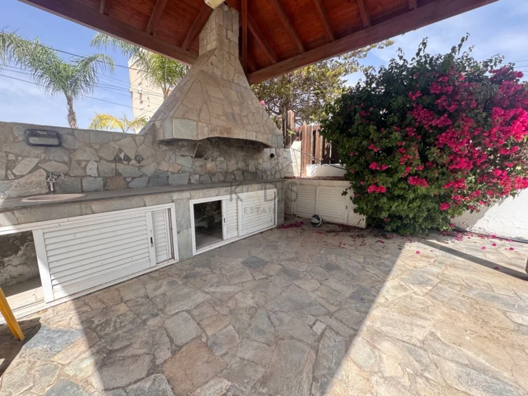 5 Bedroom House for Sale in Engomi, Nicosia District