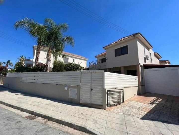 4 Bedroom House for Sale in Erimi, Limassol District