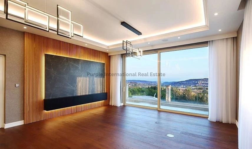 5 Bedroom House for Sale in Parekklisia, Limassol District