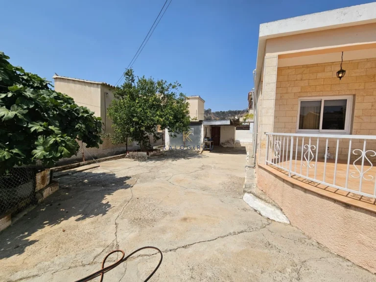 3 Bedroom House for Sale in Oroklini, Larnaca District