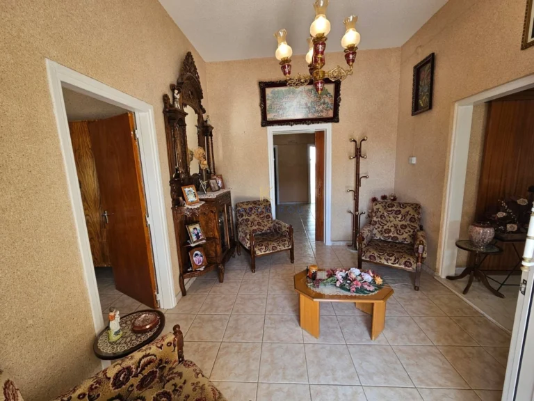 Cheap Houses and Villas for Sale Larnaca up to 300000 euro