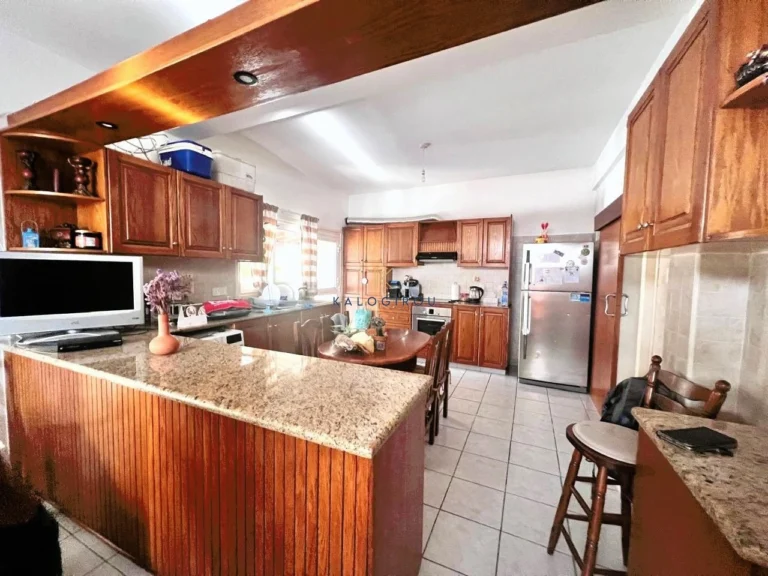 Cheap Houses and Villas for Sale Larnaca up to 200000 euro