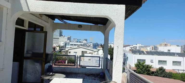 1073m² Building for Sale in Larnaca District