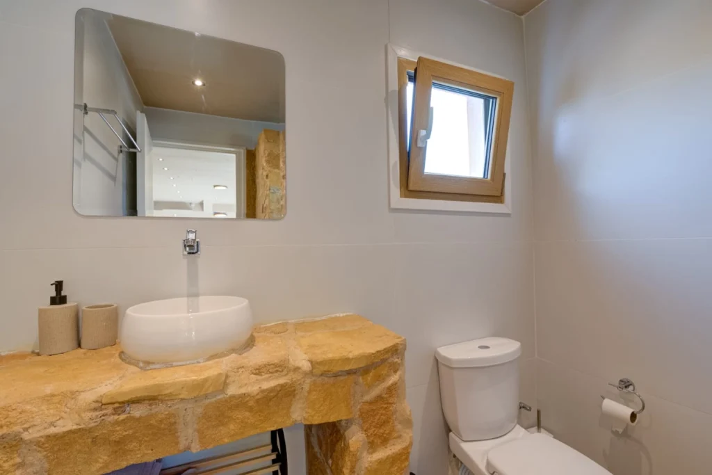 5 Bedroom House for Sale in Anarita, Paphos District