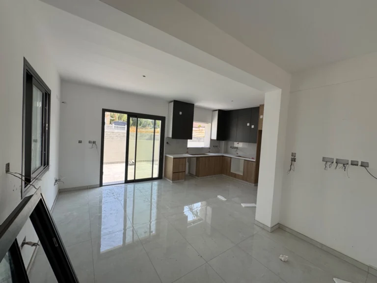 3 Bedroom House for Sale in Kolossi, Limassol District
