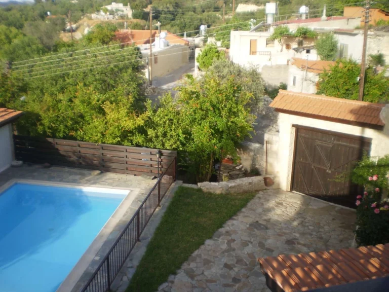 6+ Bedroom House for Sale in Salamiou, Paphos District
