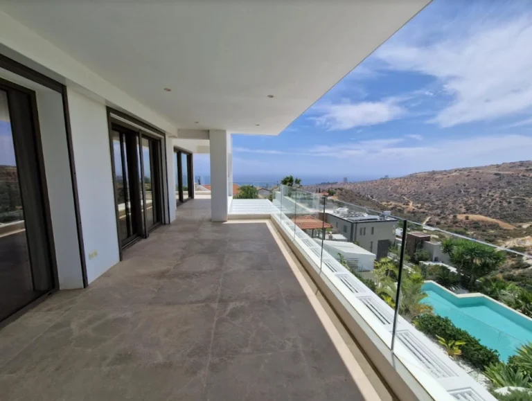 5 Bedroom House for Sale in Agios Tychonas, Limassol District