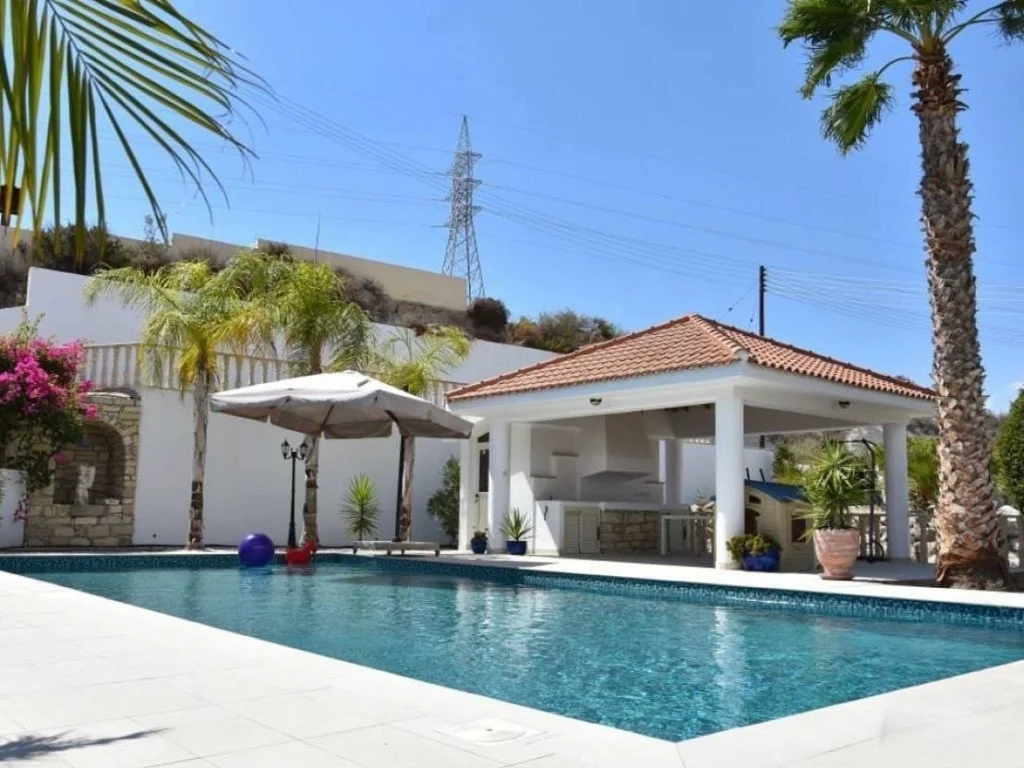 4 Bedroom House for Sale in Pyrgos Lemesou, Limassol District