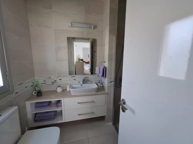 6+ Bedroom House for Sale in Kato Paphos