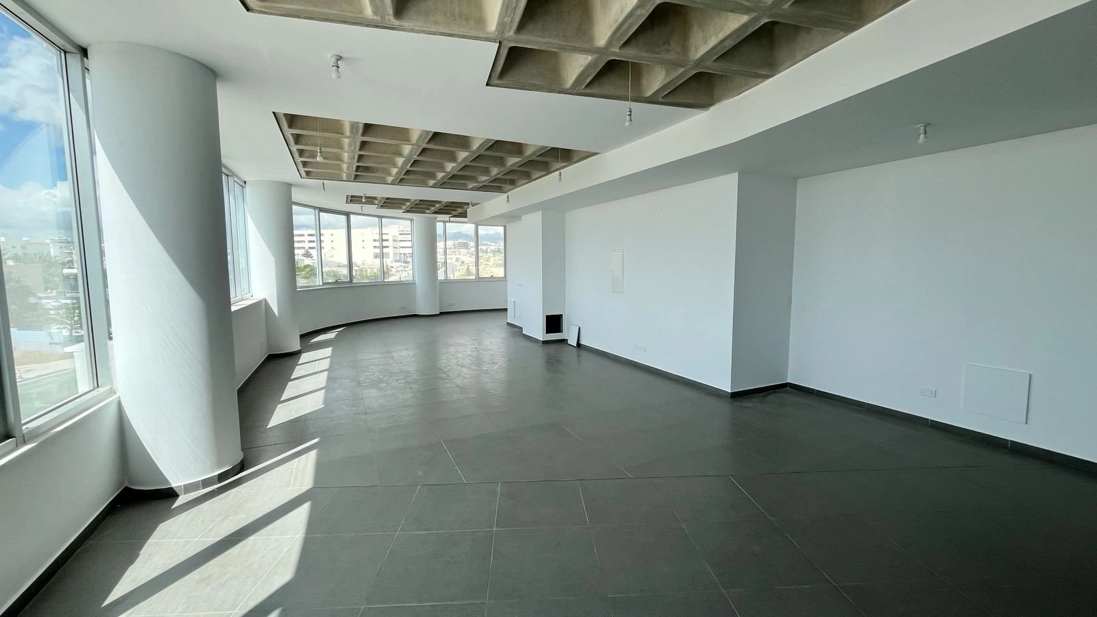 135m² Office for Rent in Vasiliko, Paphos District
