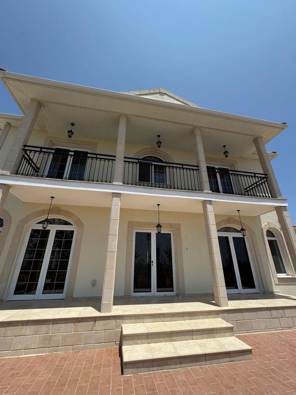 5 Bedroom House for Rent in Monagroulli, Limassol District