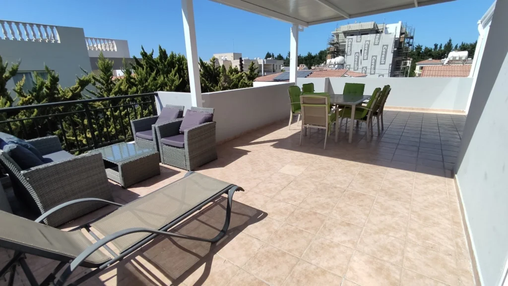 2 Bedroom Apartment for Sale in Paphos – Universal