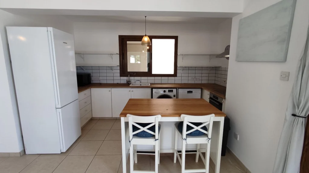 2 Bedroom Apartment for Sale in Paphos – Universal