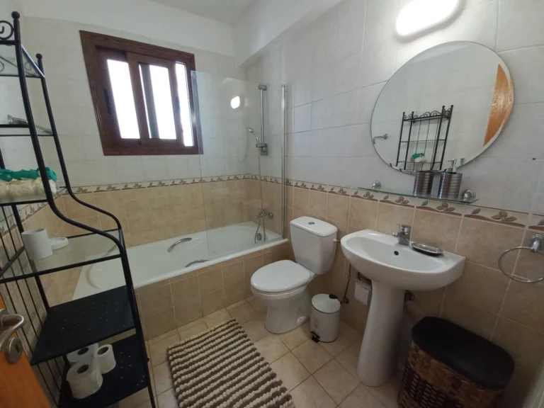 2 Bedroom Apartment for Sale in Paphos – Universal